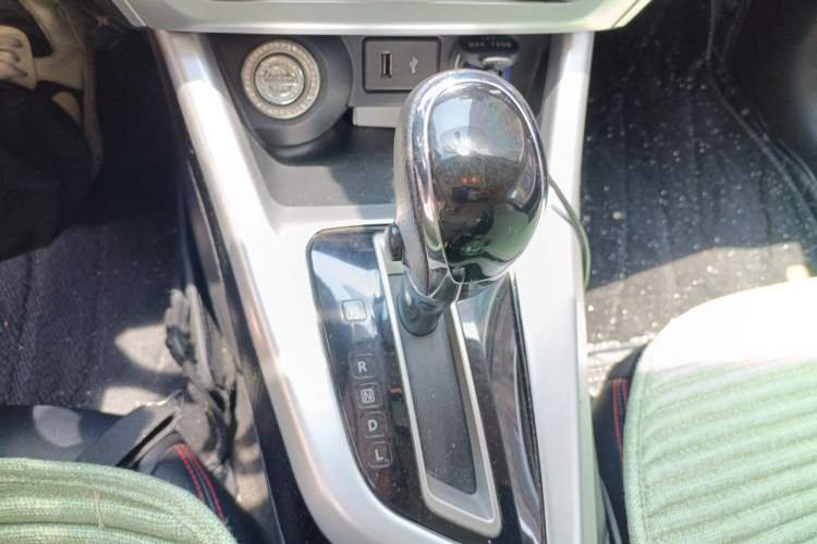Used Nissan Lannia 2019 1.6L CVT Smart Connect Smart Cool Version China VI Standard Gear Lever