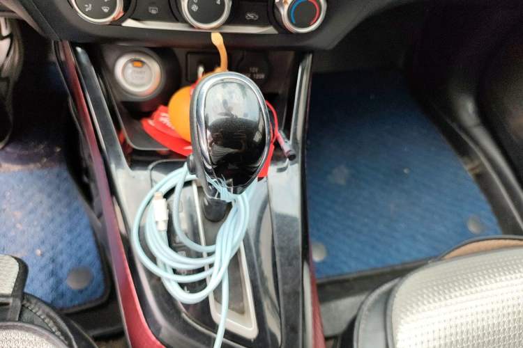 Used Nissan Lannia 2019 1.6L CVT Smart Connect Smart Cool Version China V Standard Gear Lever