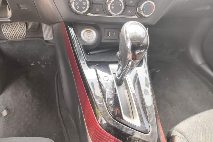 Used Nissan Lannia 2019 1.6L CVT Smart Connect Smart Cool Version China VI Standard Gear Lever