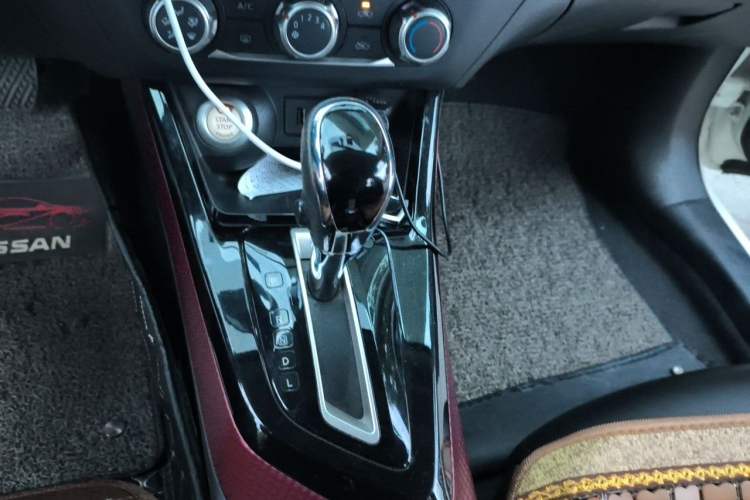 Used Nissan Lannia 2019 1.6L CVT Smart Connect Smart Cool Version China VI Standard Gear Lever