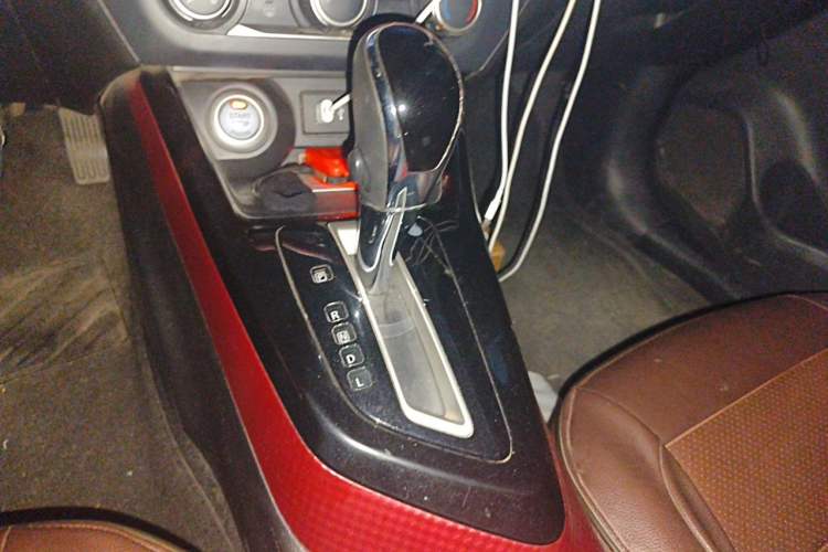 Used Nissan Lannia 2019 1.6L CVT Smart Connect Smart Cool Version China VI Standard Gear Lever