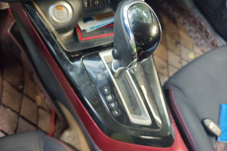 Used Nissan Lannia 2019 1.6L CVT Smart Connect Smart Cool Version China VI Standard Gear Lever