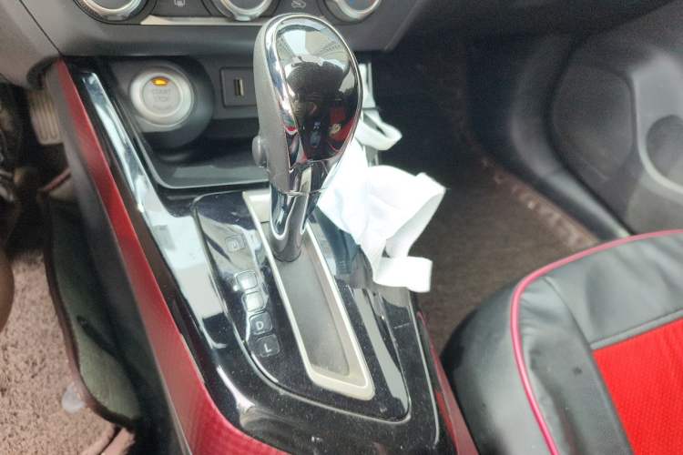 Used Nissan Lannia 2019 1.6L CVT Smart Connect Smart Cool Version China V Standard Gear Lever