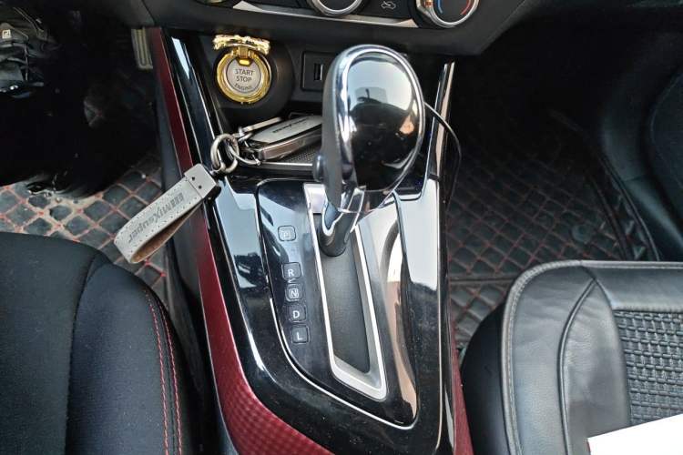 Used Nissan Lannia 2019 1.6L CVT Smart Connect Smart Cool Version China VI Standard Gear Lever