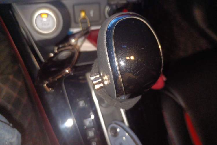 Used Nissan Lannia 2019 1.6L CVT Smart Connect Smart Cool Version China VI Standard Gear Lever