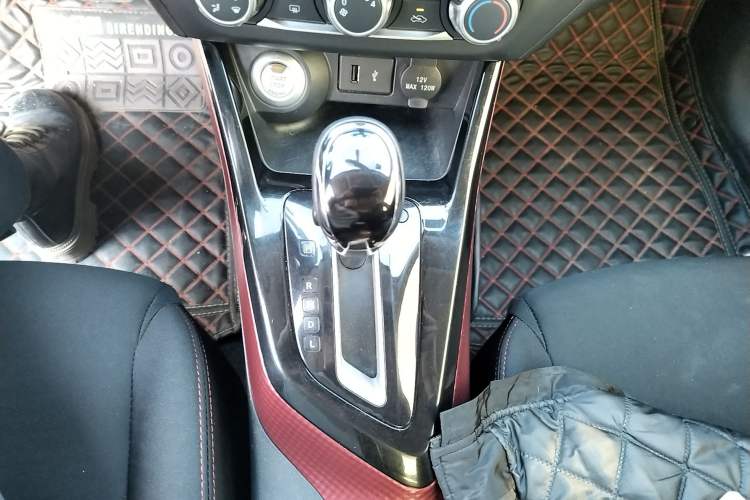 Used Nissan Lannia 2019 1.6L CVT Smart Connect Smart Cool Version China V Standard Gear Lever