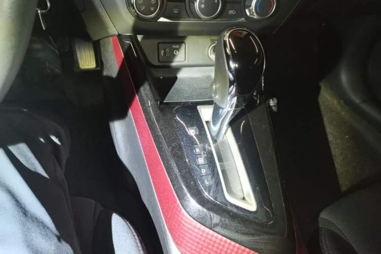 Used Nissan Lannia 2019 1.6L CVT Cool Edition China VI Gear Lever