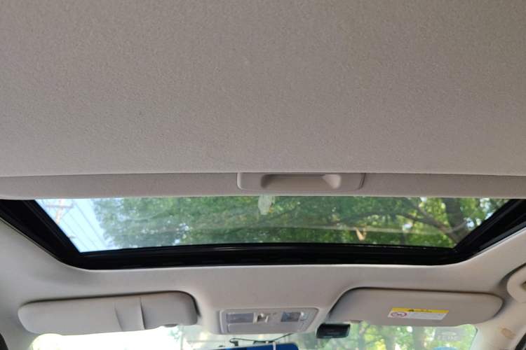 Used Nissan Lannia 2019 1.6L CVT Smart Connect Smart Cool Version China VI Standard Headliner