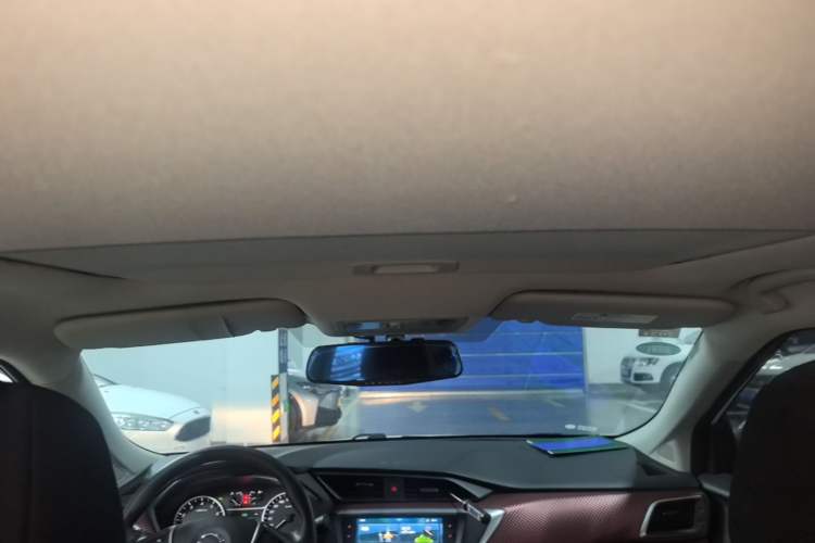 Used Nissan Lannia 2019 1.6L CVT Smart Connect Smart Cool Version China VI Standard Headliner