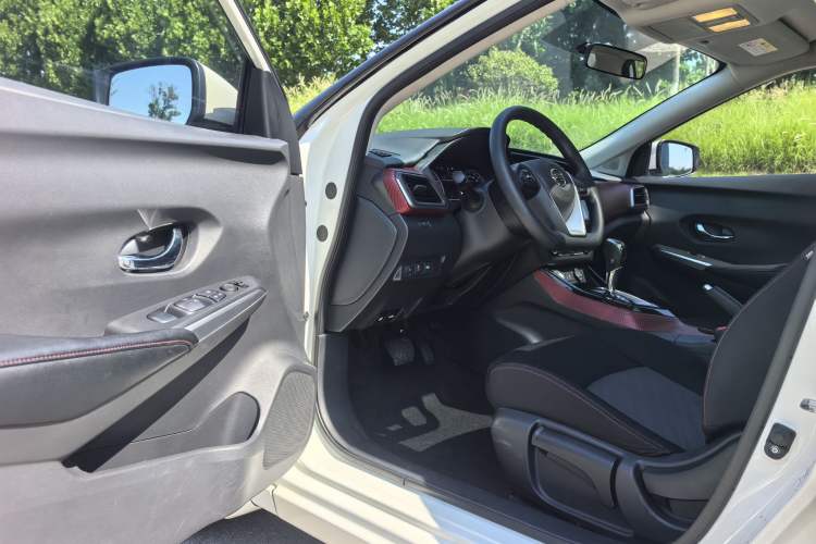 Used Nissan Lannia 2019 1.6L CVT Smart Connect Smart Cool Version China VI Standard Interior 2