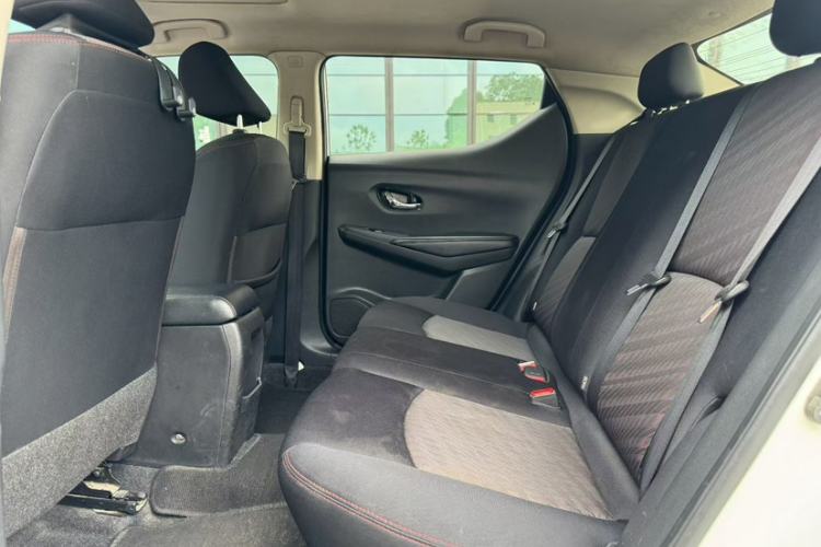 Used Nissan Lannia 2019 1.6L CVT Smart Connect Smart Cool Version China VI Standard Interior 3