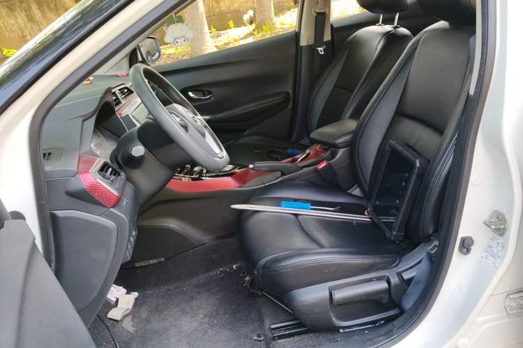 Used Nissan Lannia 2019 1.6L CVT Smart Connect Smart Cool Version China VI Standard Left Front Seat