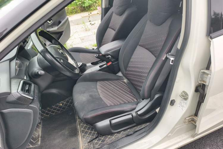 Used Nissan Lannia 2019 1.6L CVT Smart Connect Smart Cool Version China VI Standard Left Front Seat