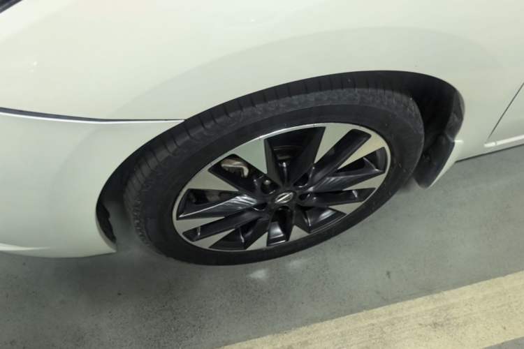 Used Nissan Lannia 2019 1.6L CVT Smart Connect Smart Cool Version China VI Standard Left Front Wheel Hub
