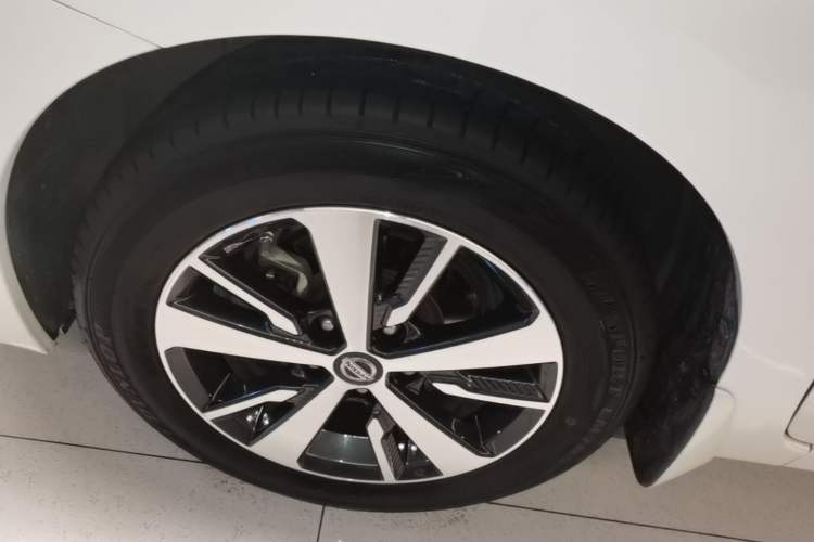 Used Nissan Lannia 2019 1.6L CVT Cool Edition China VI Left Front Wheel Hub