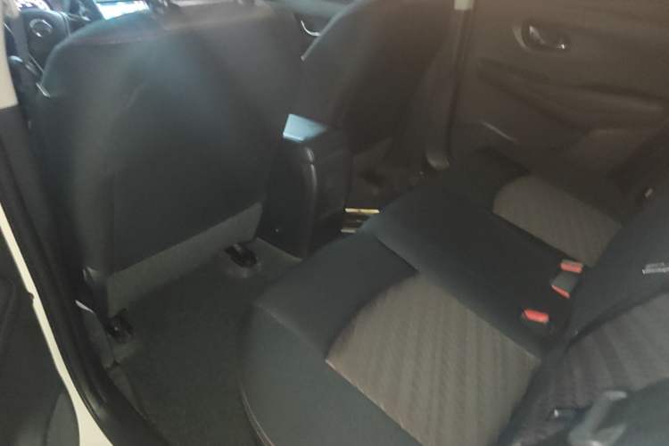 Used Nissan Lannia 2019 1.6L CVT Smart Connect Smart Cool Version China VI Standard Left Rear Seat