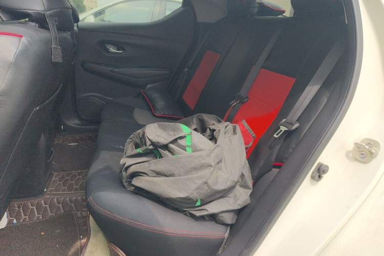 Used Nissan Lannia 2019 1.6L CVT Smart Connect Smart Cool Version China V Standard Left Rear Seat