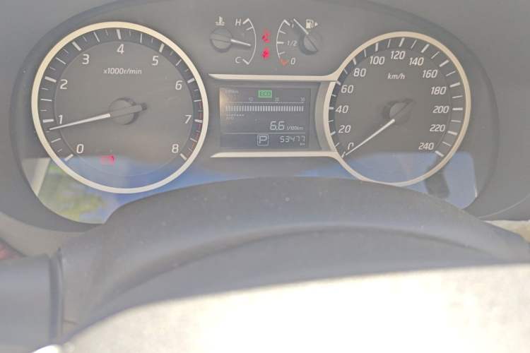 Used Nissan Lannia 2019 1.6L CVT Smart Connect Smart Cool Version China V Standard Odometer Close Up