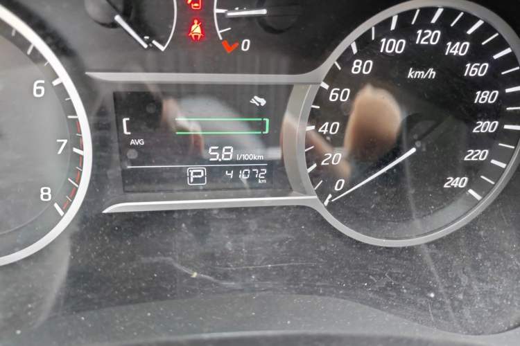 Used Nissan Lannia 2019 1.6L CVT Smart Connect Smart Cool Version China VI Standard Odometer Close Up
