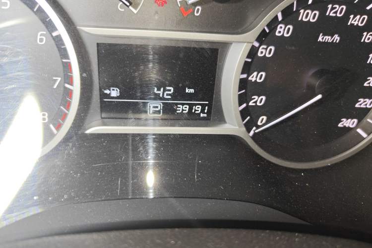 Used Nissan Lannia 2019 1.6L CVT Smart Connect Smart Cool Version China VI Standard Odometer Close Up