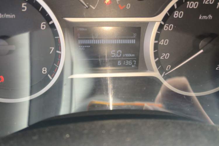Used Nissan Lannia 2019 1.6L Manual Cool Edition China VI Odometer Close Up