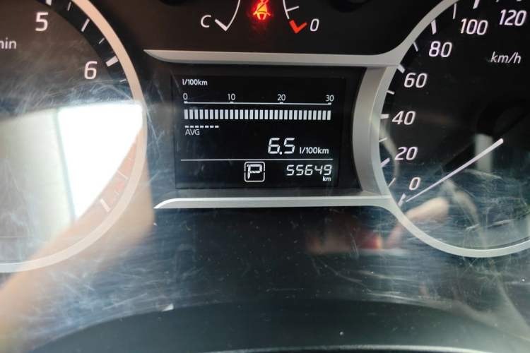 Used Nissan Lannia 2019 1.6L CVT Smart Connect Smart Cool Version China V Standard Odometer Close Up