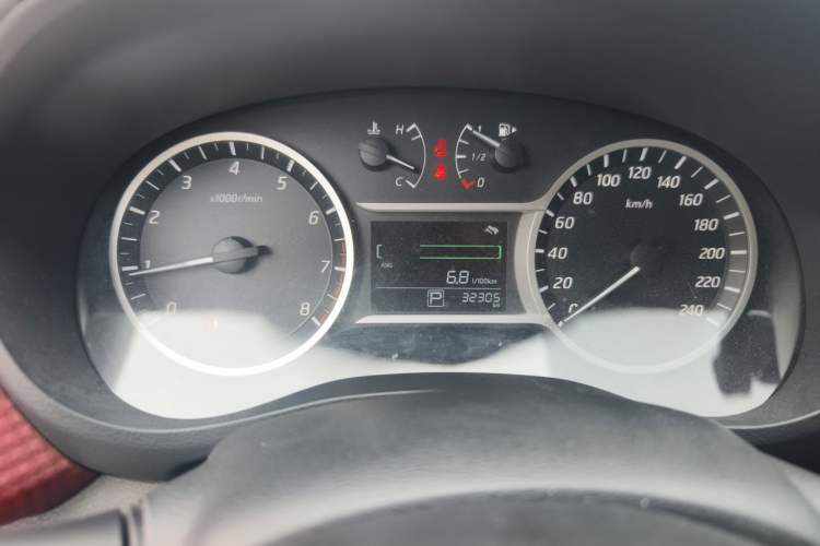 Used Nissan Lannia 2019 1.6L CVT Smart Connect Smart Cool Version China VI Standard Odometer Close Up