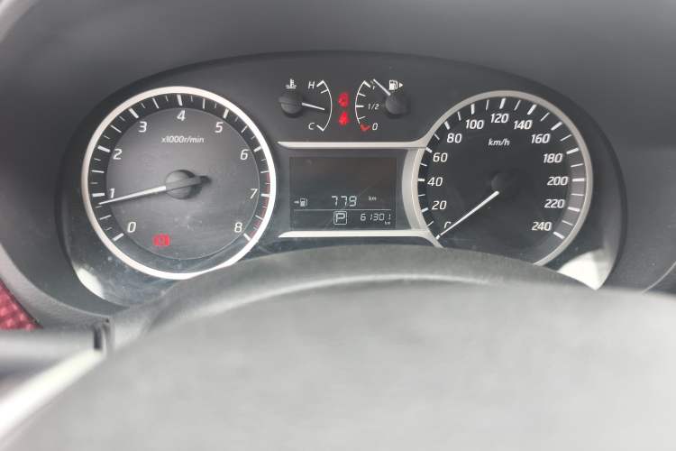 Used Nissan Lannia 2019 1.6L CVT Smart Connect Smart Cool Version China V Standard Odometer Close Up