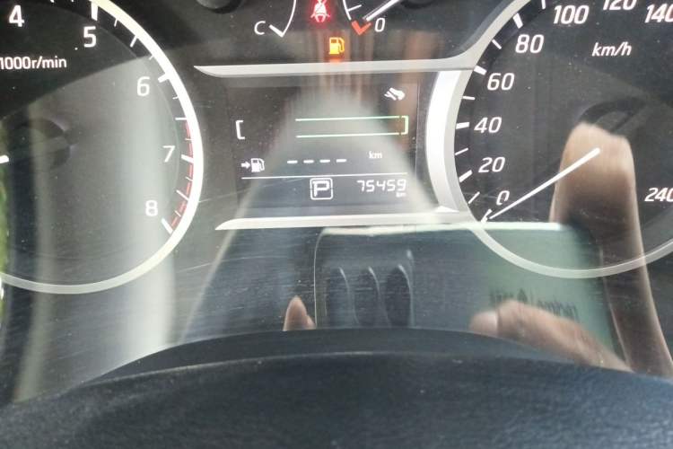 Used Nissan Lannia 2019 1.6L CVT Smart Connect Smart Cool Version China VI Standard Odometer Close Up