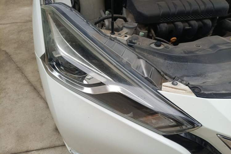 Used Nissan Lannia 2019 1.6L CVT Smart Connect Smart Cool Version China V Standard Right Front Headlight