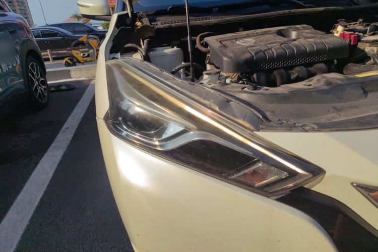 Used Nissan Lannia 2019 1.6L CVT Cool Edition China VI Right Front Headlight