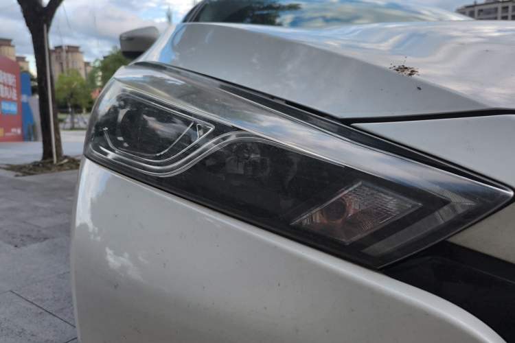 Used Nissan Lannia 2019 1.6L CVT Smart Connect Smart Cool Version China VI Standard Right Front Headlight