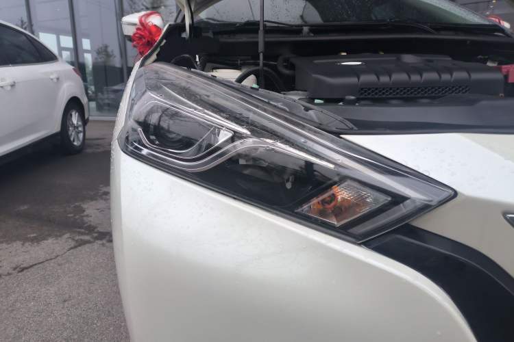 Used Nissan Lannia 2019 1.6L Manual Cool Edition China VI Right Front Headlight