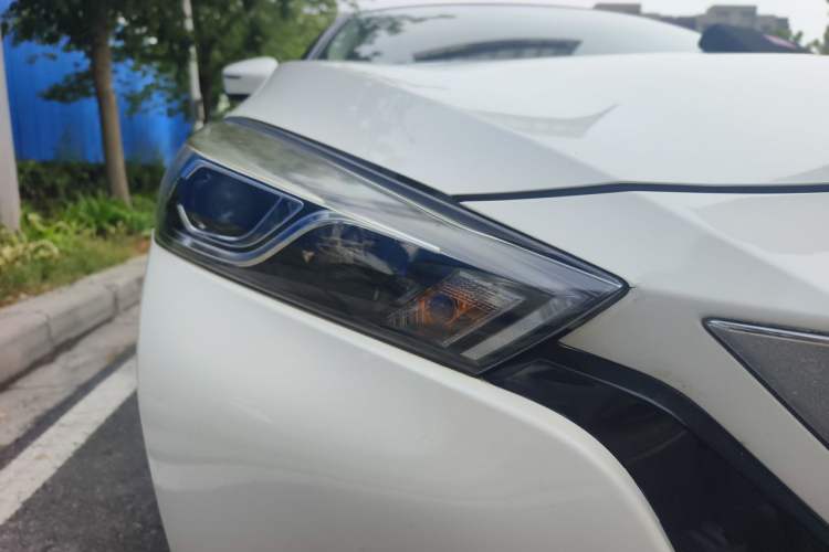Used Nissan Lannia 2019 1.6L CVT Smart Connect Smart Cool Version China VI Standard Right Front Headlight