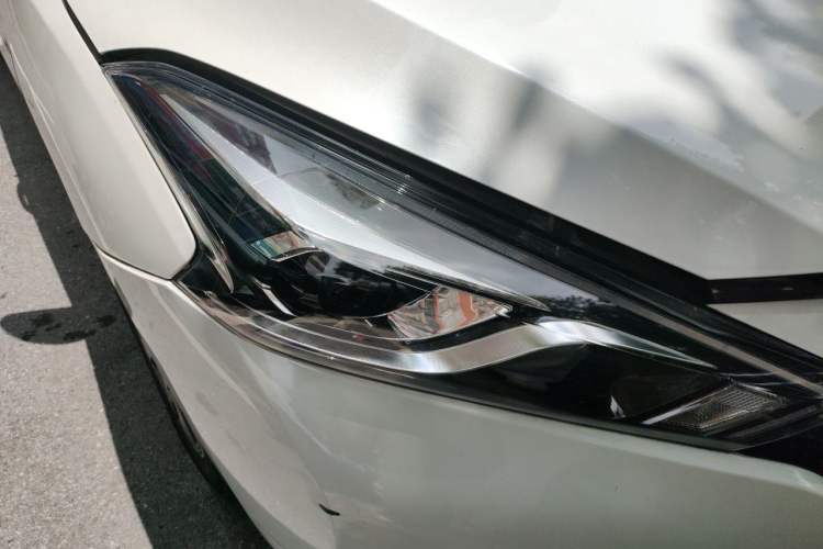 Used Nissan Lannia 2019 1.6L CVT Cool Edition China V Standard Right Front Headlight
