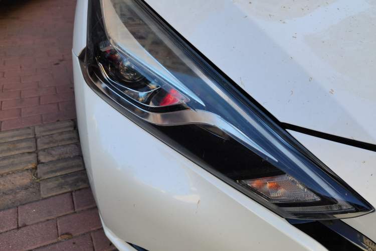 Used Nissan Lannia 2019 1.6L CVT Smart Connect Smart Cool Version China V Standard Right Front Headlight