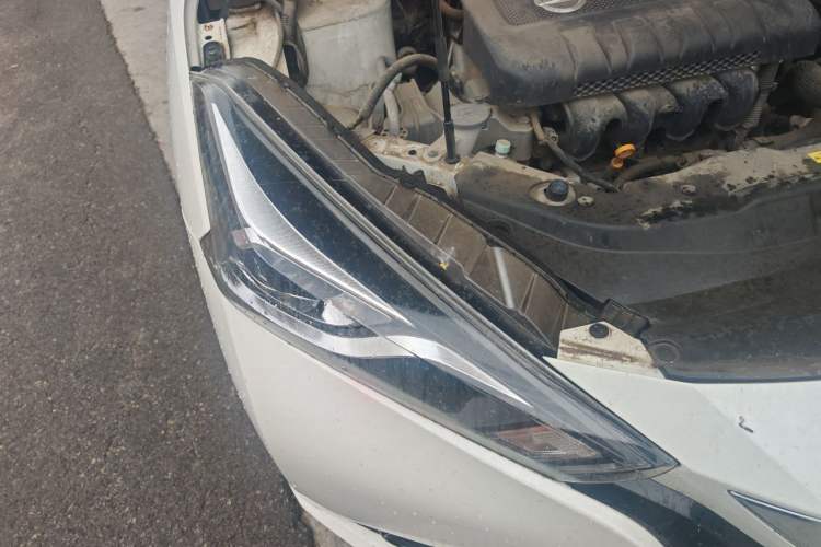 Used Nissan Lannia 2019 1.6L CVT Smart Connect Smart Cool Version China VI Standard Right Front Headlight