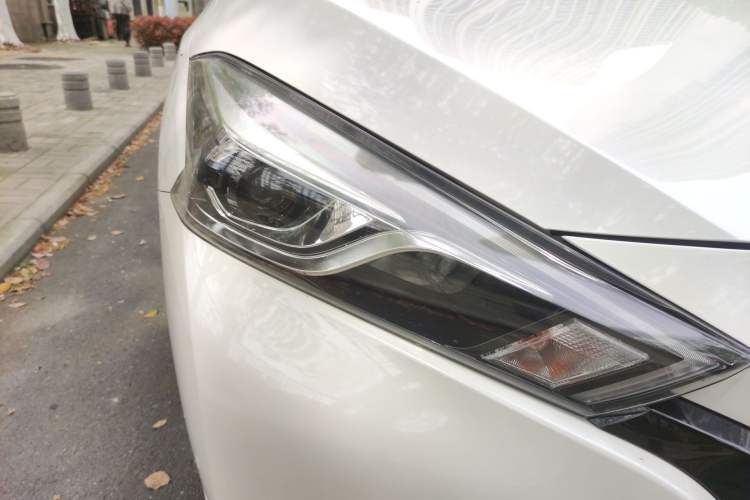 Used Nissan Lannia 2019 1.6L CVT Cool Edition China V Standard Right Front Headlight
