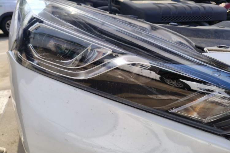Used Nissan Lannia 2019 1.6L CVT Smart Connect Smart Cool Version China VI Standard Right Front Headlight