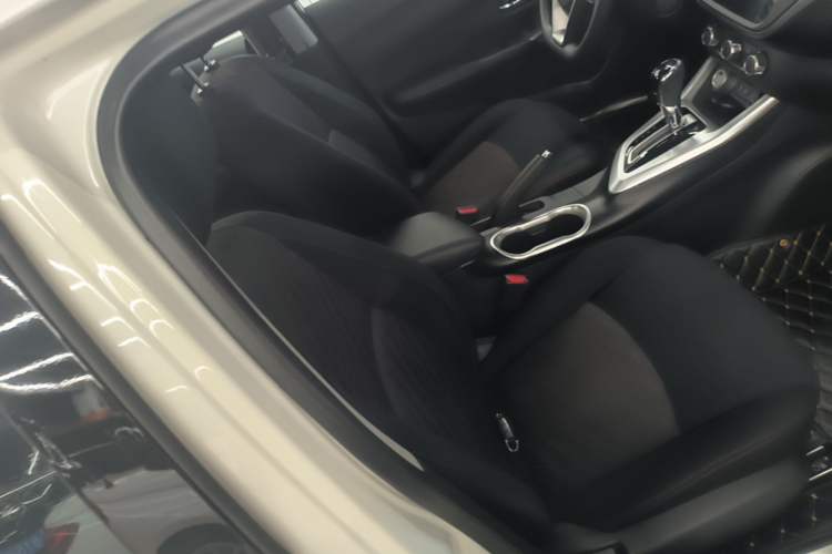 Used Nissan Lannia 2019 1.6L CVT Smart Connect Smart Cool Version China VI Standard Right Front Seat