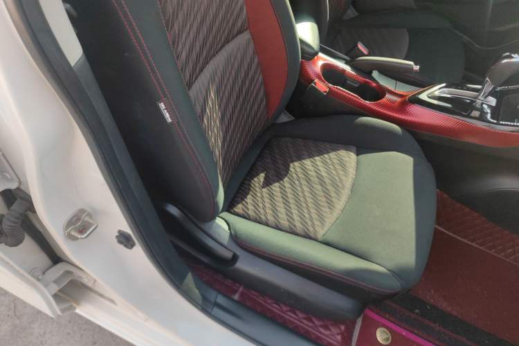 Used Nissan Lannia 2019 1.6L CVT Smart Connect Smart Cool Version China VI Standard Right Front Seat