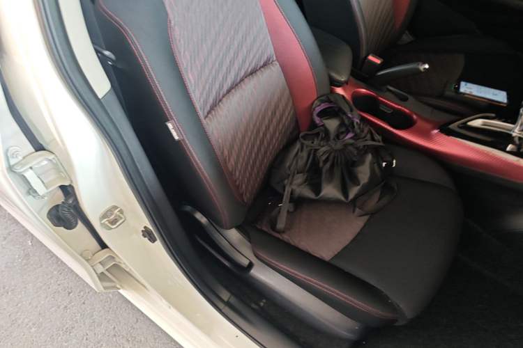 Used Nissan Lannia 2019 1.6L CVT Smart Connect Smart Cool Version China VI Standard Right Front Seat