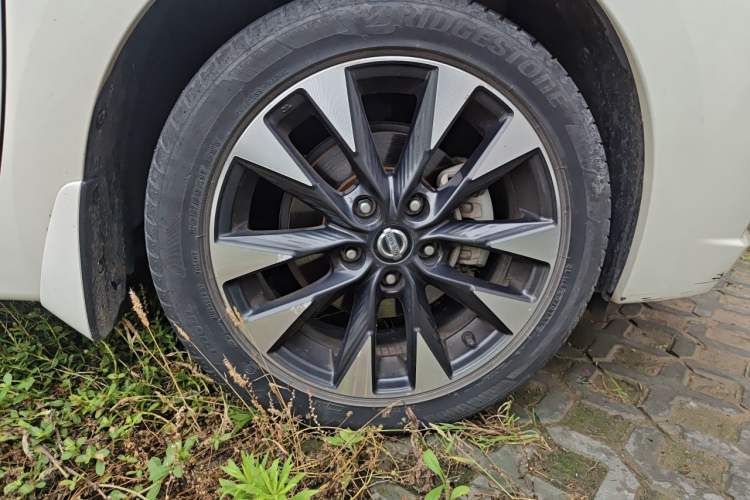 Used Nissan Lannia 2019 1.6L CVT Smart Connect Smart Cool Version China V Standard Right Front Wheel Hub