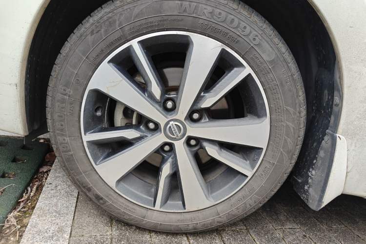 Used Nissan Lannia 2019 1.6L CVT Cool Edition China V Standard Right Front Wheel Hub
