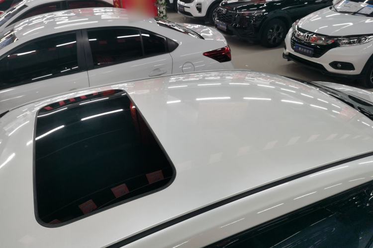 Used Nissan Lannia 2019 1.6L Manual Cool Edition China VI Roof