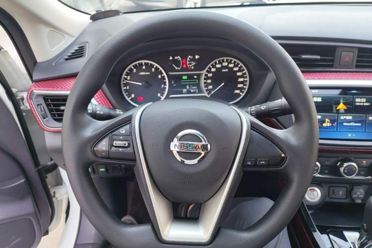 Used Nissan Lannia 2019 1.6L CVT Smart Connect Smart Cool Version China VI Standard Steering Wheel