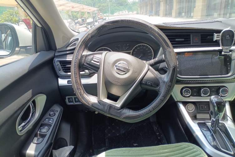 Used Nissan Lannia 2019 1.6L CVT Smart Connect Smart Cool Version China VI Standard Steering Wheel