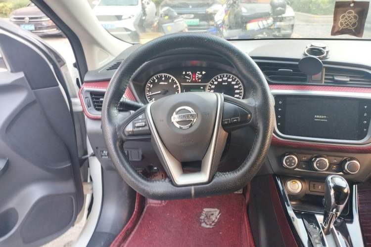 Used Nissan Lannia 2019 1.6L CVT Smart Connect Smart Cool Version China V Standard Steering Wheel