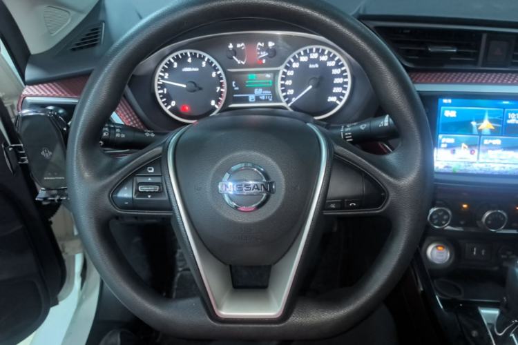 Used Nissan Lannia 2019 1.6L CVT Smart Connect Smart Cool Version China VI Standard Steering Wheel