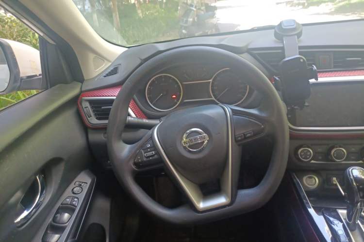 Used Nissan Lannia 2019 1.6L CVT Smart Connect Smart Cool Version China V Standard Steering Wheel